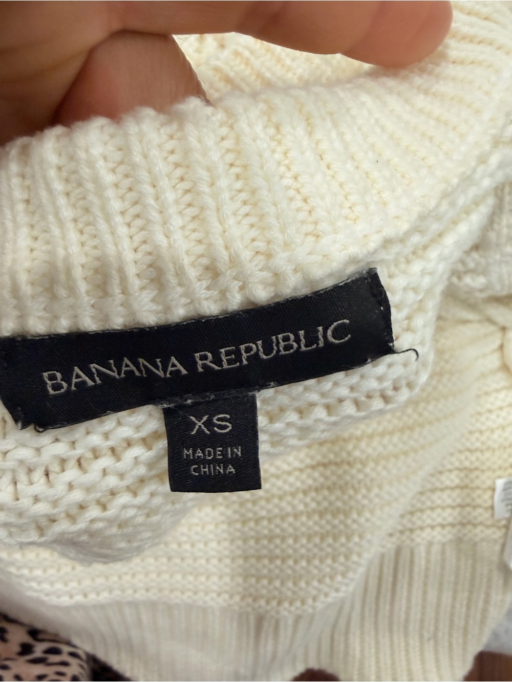 Banana Republic Cream Ruffle-Shoulder Ribbed Sweater - Picture 4 of 4